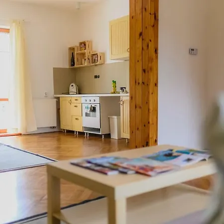 Vakantiehuis Family House With Free Parking In Quiet Area Brandýs nad Labem-Stará Boleslav